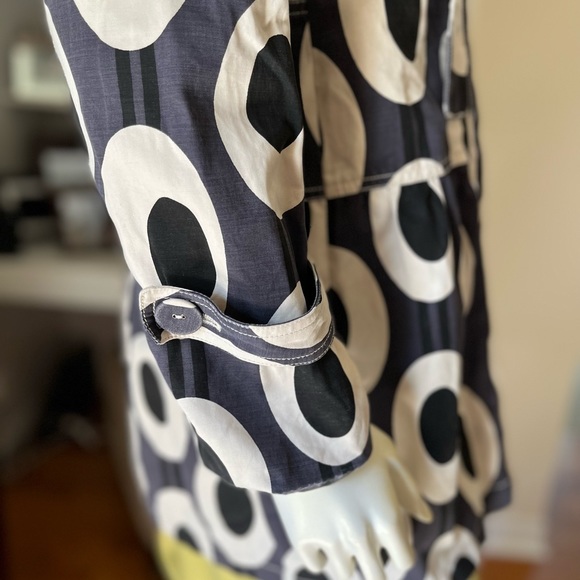 *DONATED*   SOLD Original and detailed trench coat in cream and black. Size S/M. - Picture 2 of 15